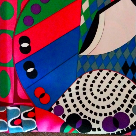 Hermes utterly incredible scarf 100% silk its just been sitting in the box nwot - Picture 4 of 8